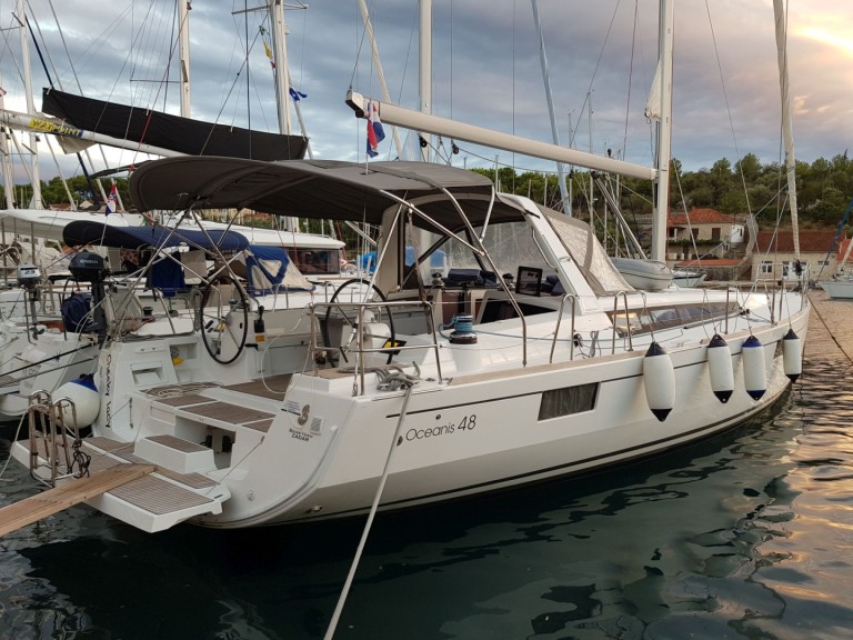 Sailboat for rent Primošten at the best price