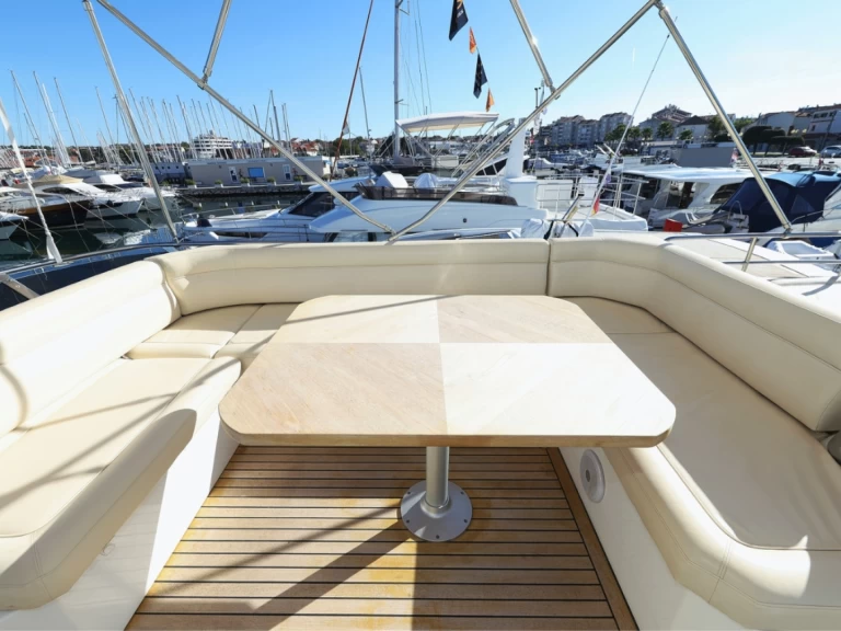 Bareboat Rental Luxury Yacht Greenline Yachts with a boat licence