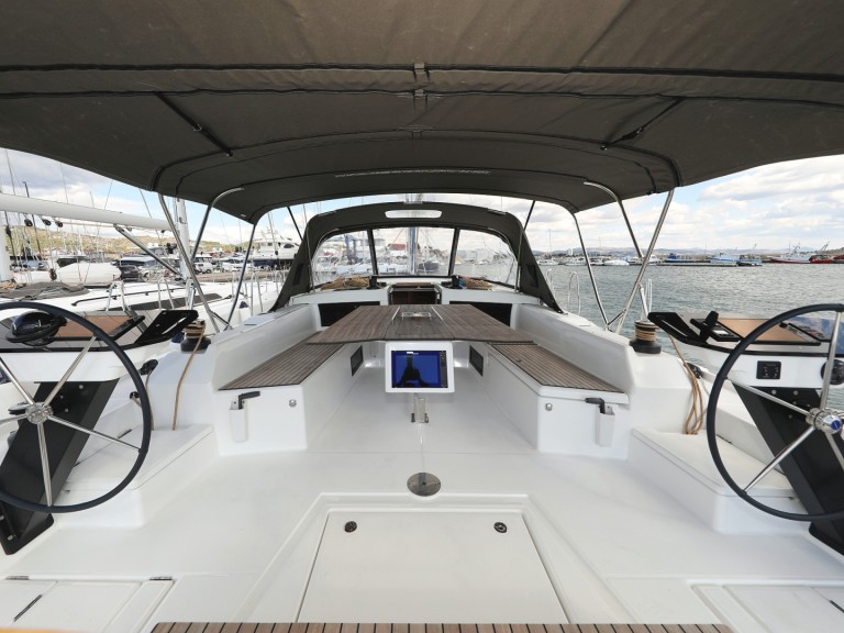 Sailboat rental in Punat - Dufour Dufour 470