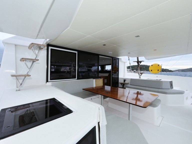 Catamaran for rent Šibenik at the best price