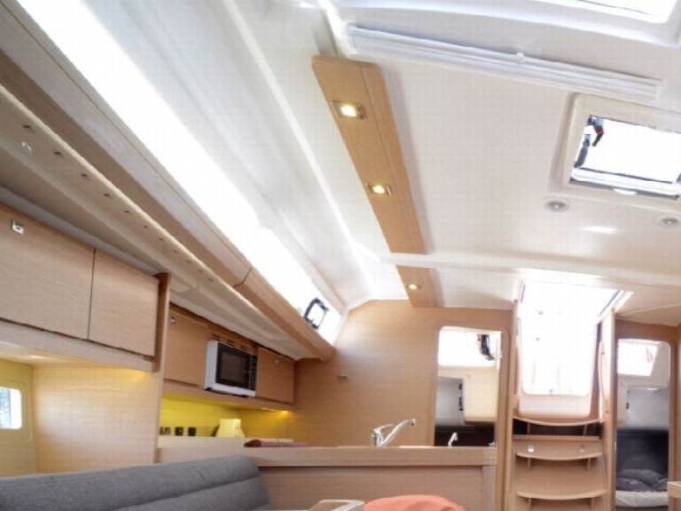 74 DUFOUR 412 charter bareboat or captained in  Arzon