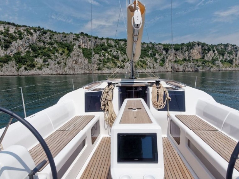 Sailboat rental in Arzon - 74 DUFOUR 412