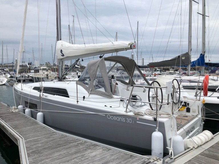 Bénéteau Oceanis 30.1 in Saint-Quay-Portrieux on SamBoat