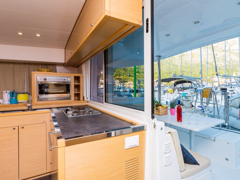 Boat rental Lagoon Lagoon 400 S2 in Trogir on Samboat