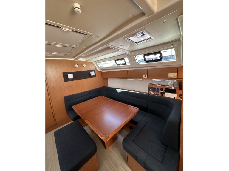 Rent a Bavaria Cruiser 46 Trogir