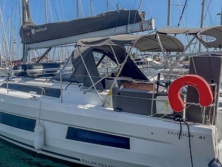 3 DUFOUR 41 charter bareboat or captained in  Hyères