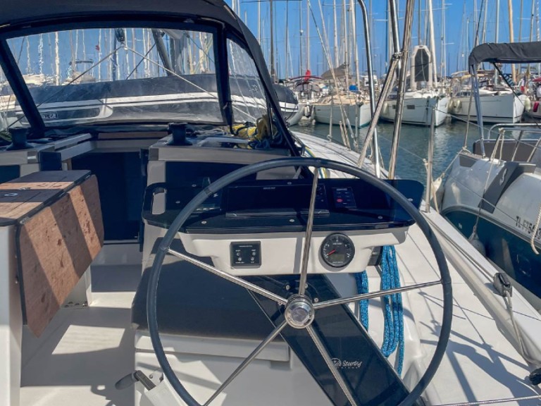 Yacht charter Hyères cheap DUFOUR 41