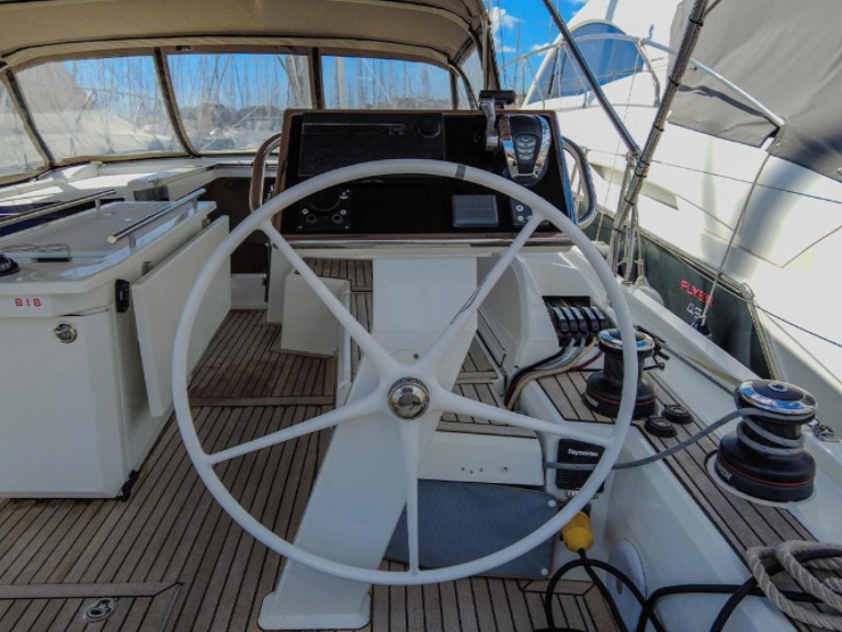 Rent a 4 OCEANIS 46.1 Hyères