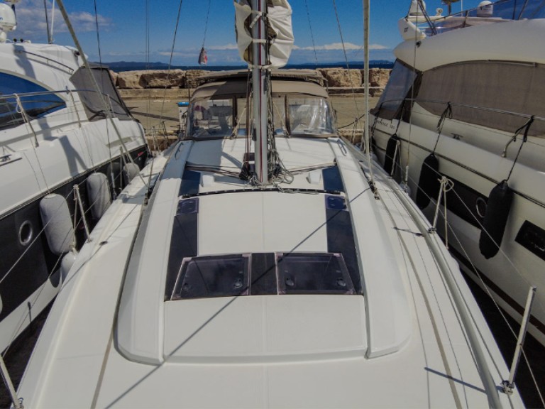 Sailboat rental in Hyères - 4 OCEANIS 46.1