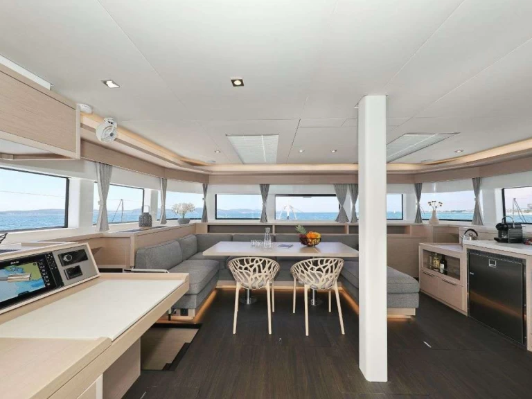 Bareboat Rental Luxury Yacht Lagoon with a boat licence