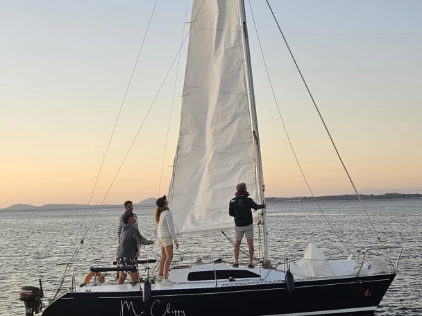 Boat rental Ezcurra 24 in Punta del Este on Samboat
