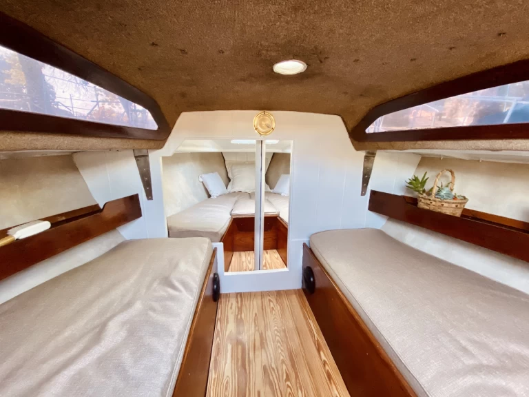 Sailboat for rent Punta del Este at the best price
