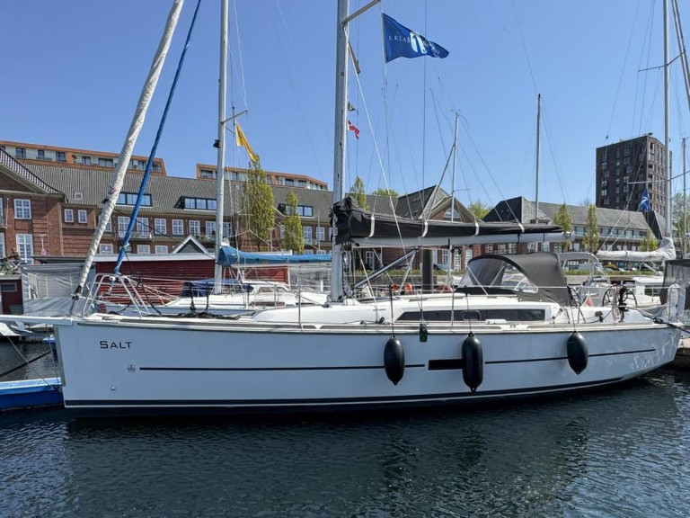 Bareboat Rental Sailboat Dufour with a boat licence