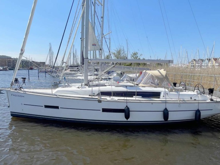 Sailboat rental in Barth - Dufour Dufour 382 Grand Large