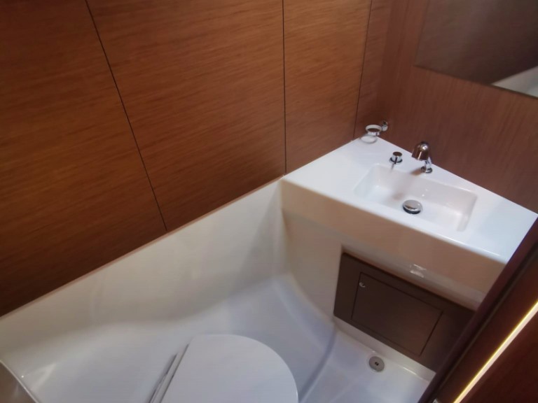 Sailboat rental in Pomer - Bénéteau Oceanis 40.1