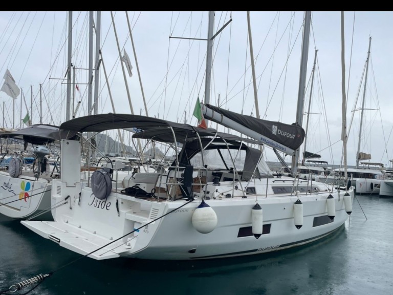 Yacht charter Furnari cheap Dufour 470