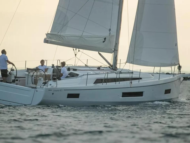Rent a Bénéteau Oceanis 40.1 Pomer