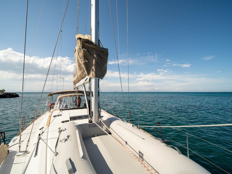 Jeanneau Sun Odyssey 519 charter bareboat or captained in  Alimos