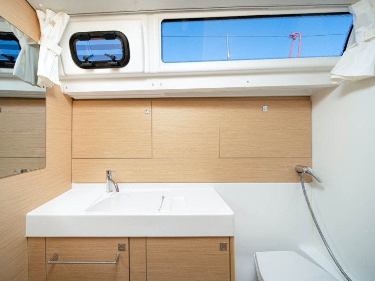 Rent a Jeanneau Sun Odyssey 519 Alimos