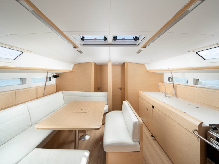 Sailboat rental in Alimos - Jeanneau Sun Odyssey 519