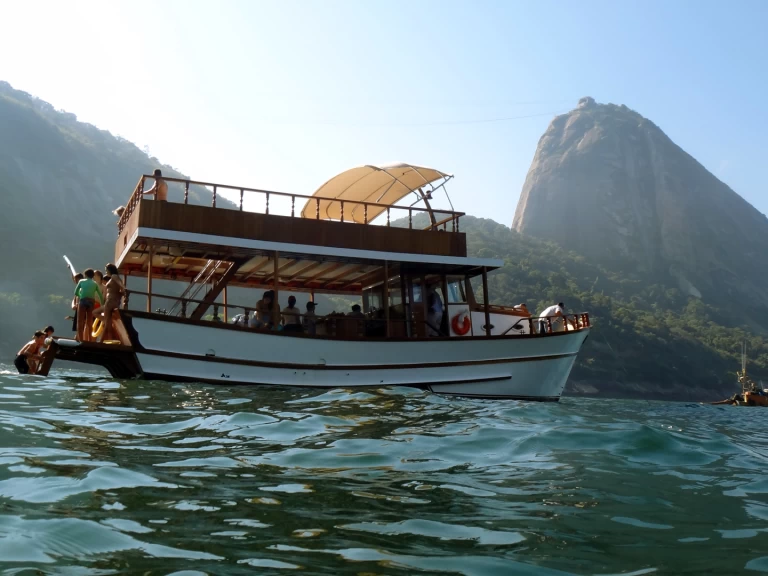 Boat rental Festança 41ft in Rio de Janeiro on Samboat