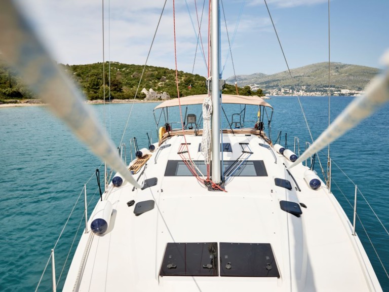 Sailboat rental with or without captain Elan Pula
