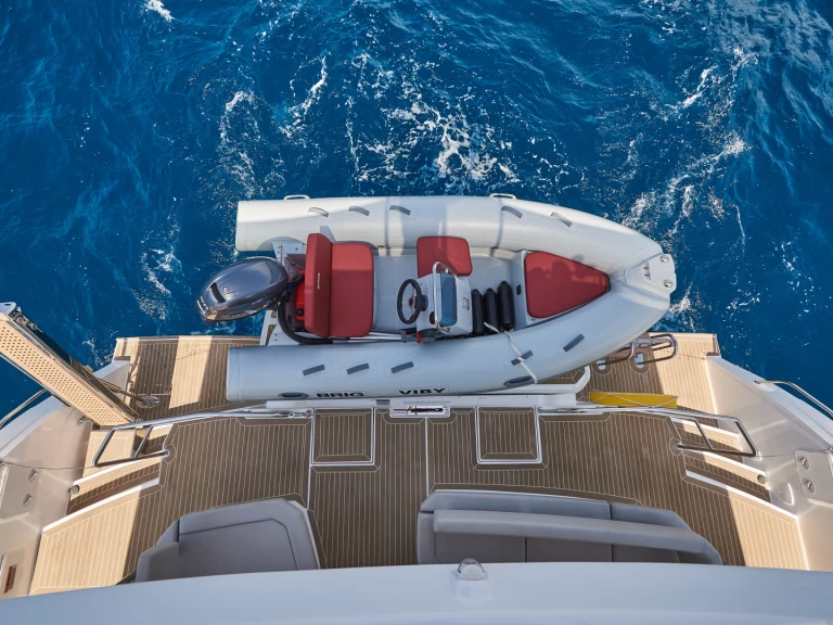 Motorboat for rent Rogoznica at the best price