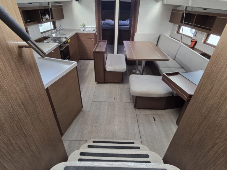 Sailboat for rent Pozzuoli at the best price