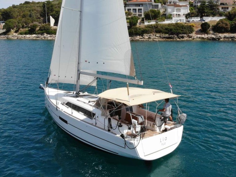 Sailboat for rent Barth at the best price