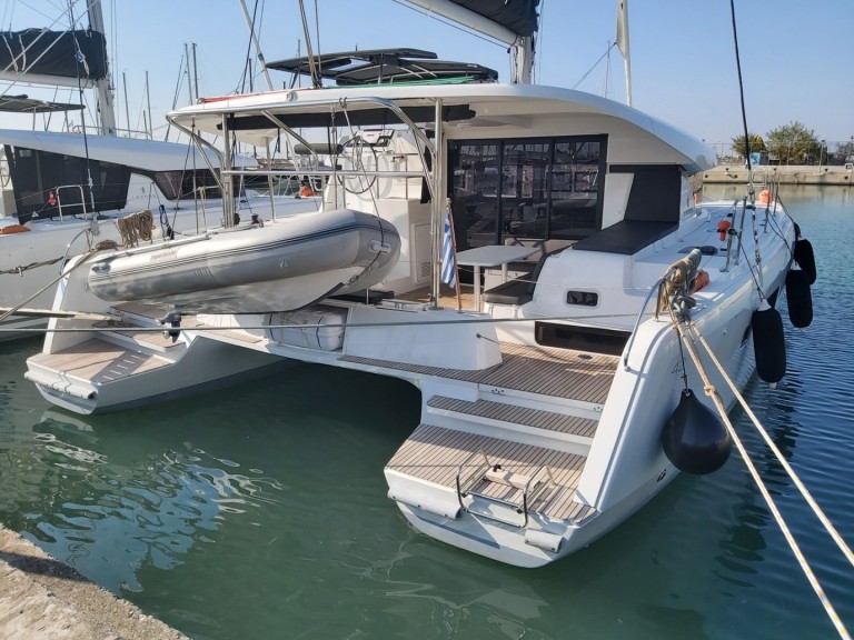 Catamaran for rent Préveza at the best price