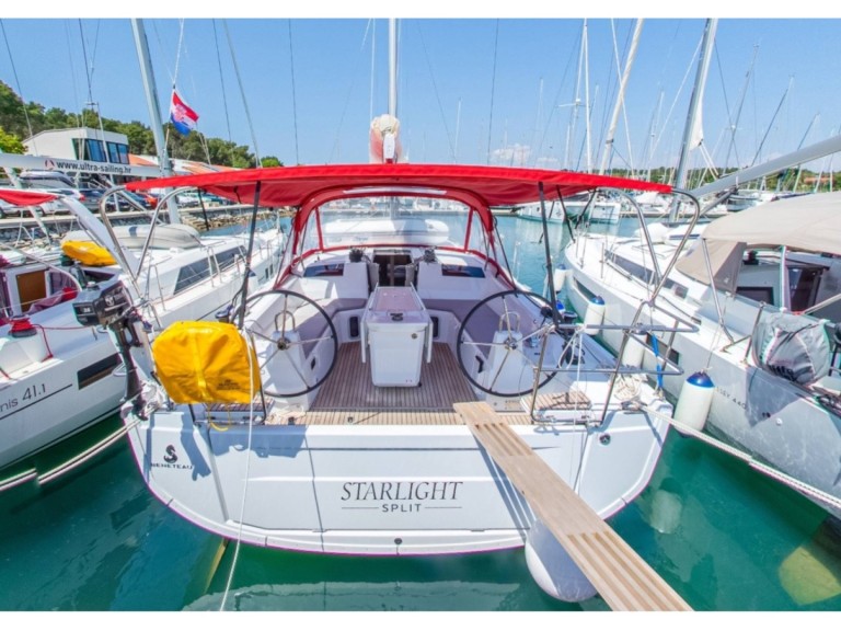 Yacht charter Pomer cheap Oceanis 40.1