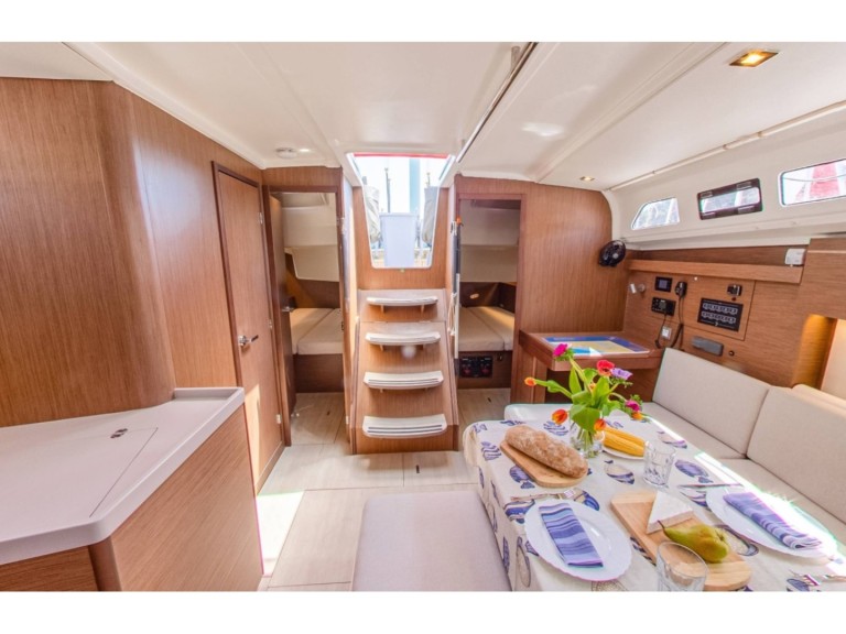 Sailboat rental in Pomer - Bénéteau Oceanis 40.1