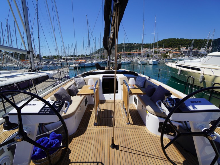 Sailboat rental with or without captain Bénéteau Split