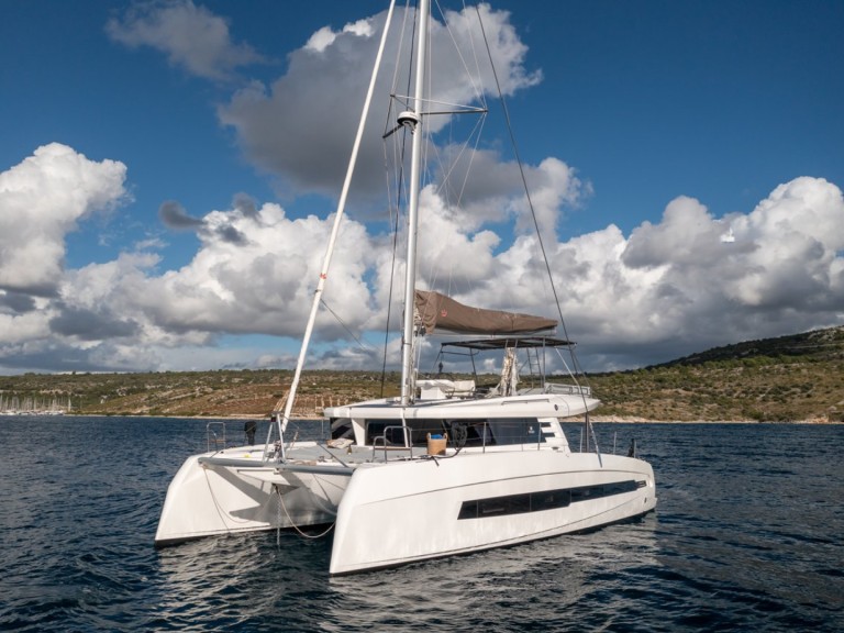 Catamaran rental in Primošten - Cervetti Yachts Cervetti 44 - 4 + 1 cab.