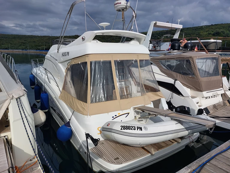 Yacht charter Punat cheap Beneteau Antares 42 Fly