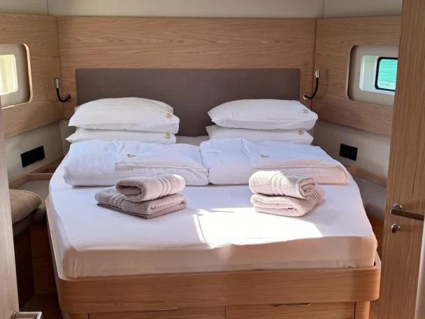 Sailboat for rent Seget Donji at the best price