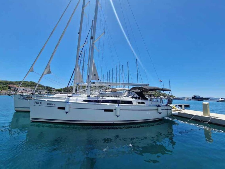 Bareboat Rental Sailboat Bavaria with a boat licence