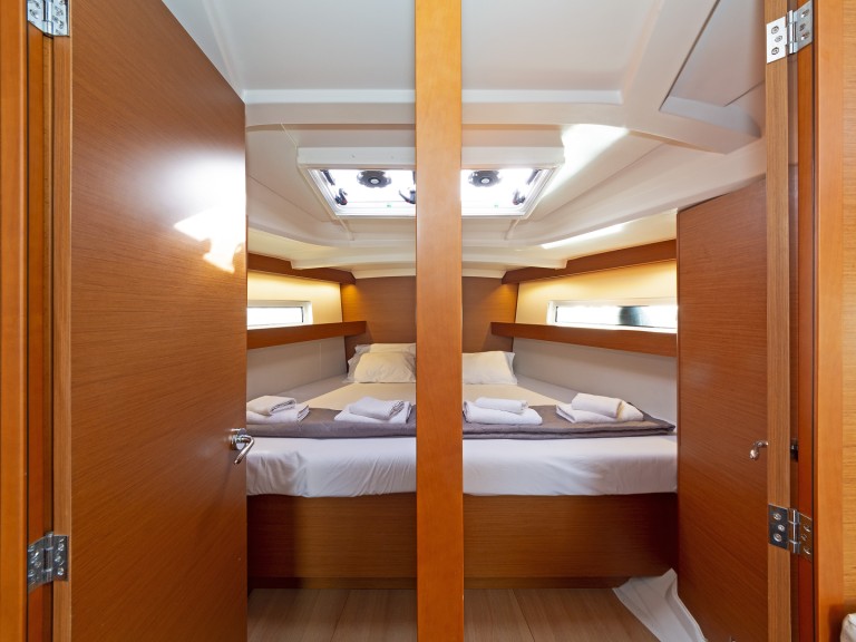 Sailboat rental with or without captain Jeanneau Alimos