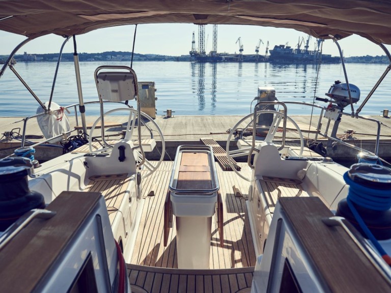 Sailboat rental with or without captain Elan Pula