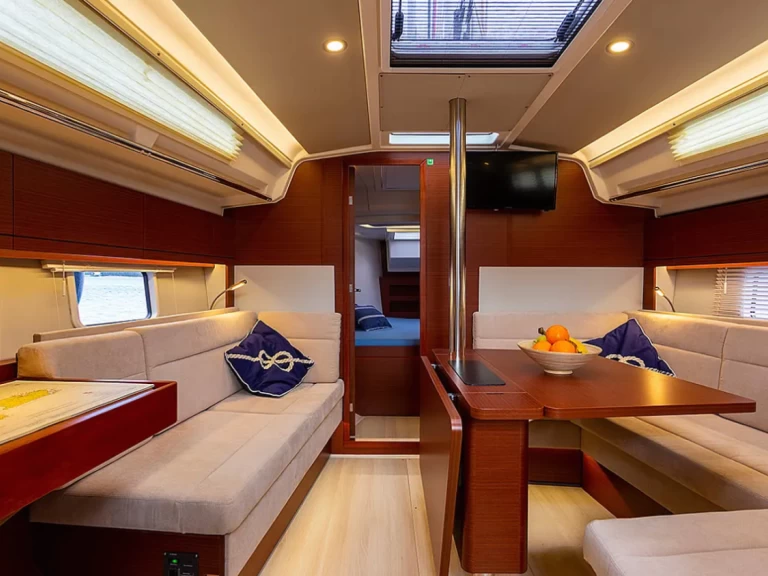 Hanse Hanse 418 charter bareboat or captained in  Lávrio