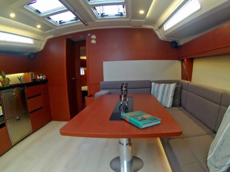 Bareboat Rental Sailboat Hanse with a boat licence