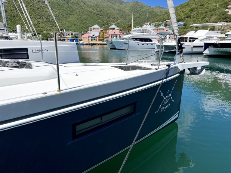 Jeanneau Sun Odyssey 490 in Road Town on SamBoat