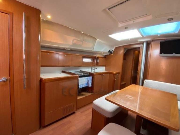 Sailboat rental in Fethiye - Bénéteau Oceanis 43