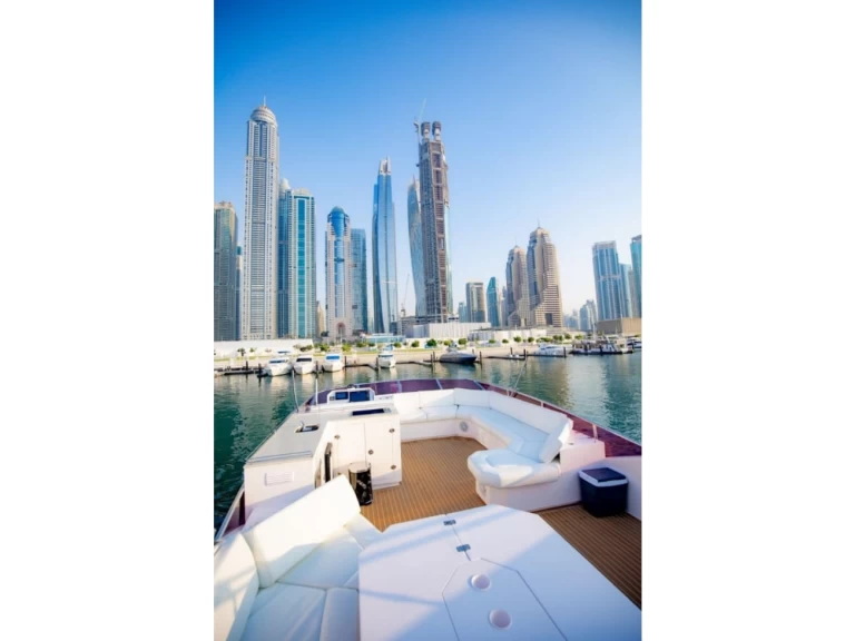 Boat rental Integrity 2020 in Dubai on Samboat