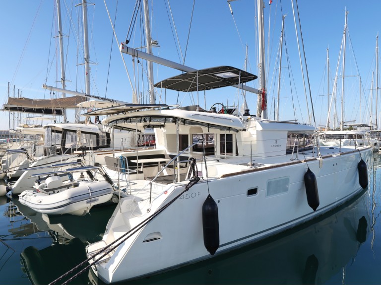 Catamaran for rent Sukošan at the best price