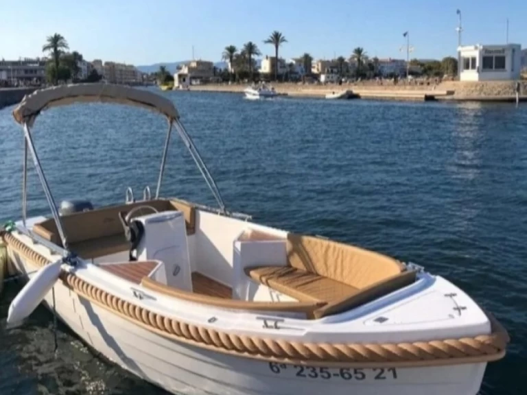 Rent a Silver Yacht Silver yacht 4'95 Sant Antoni de Portmany