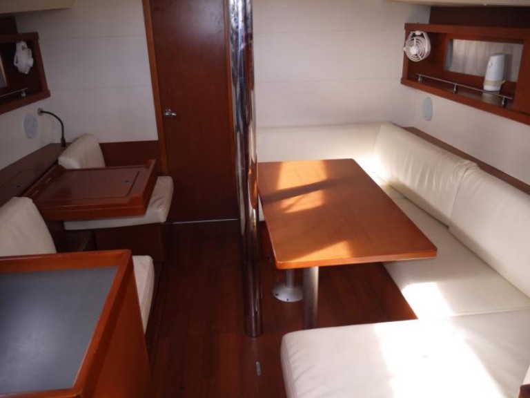 Sailboat rental in Kos - Bénéteau Oceanis 41
