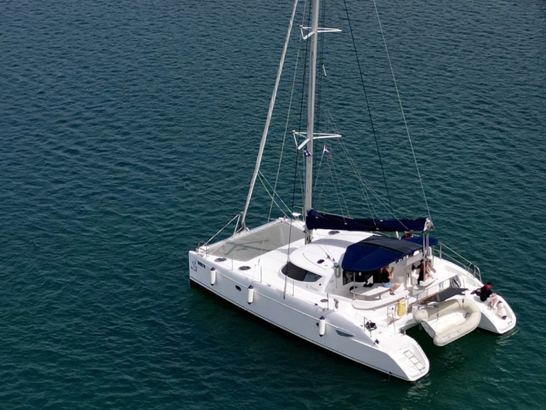 Rent a Fountaine Pajot Lavezzi 40 Punat