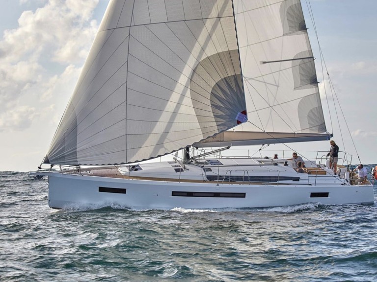 Rent a Jeanneau Sun Odyssey 490 Drage