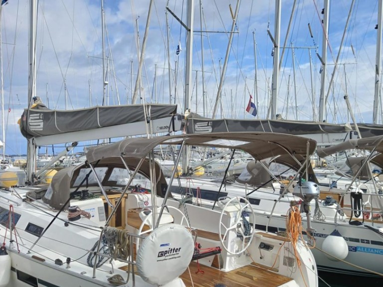 Yacht charter Murter-Kornati cheap Cruiser 41S